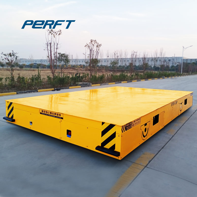 Customizable battery-powered trackless transfer vehicle