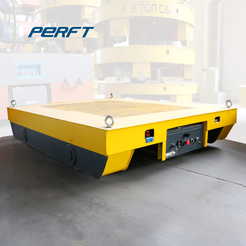 Railcars suitable for handling cast parts in various manufacturing factories