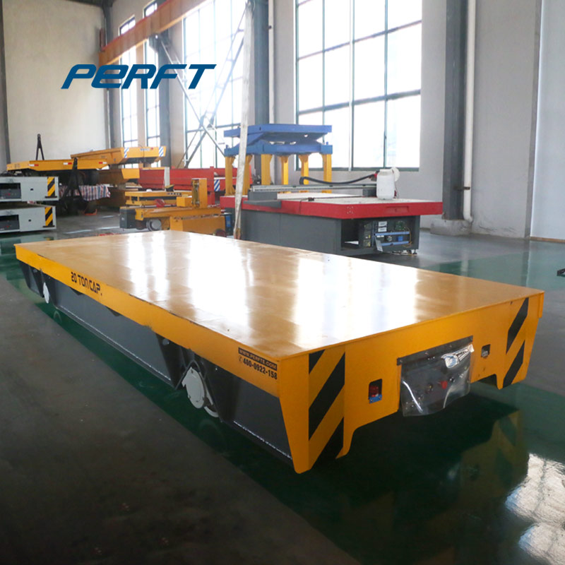 Transfer vehicle used for transporting metal structural parts on rails