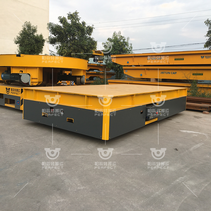 Steel Pipe and Beam Transport Truck Applied in Foundry Factory